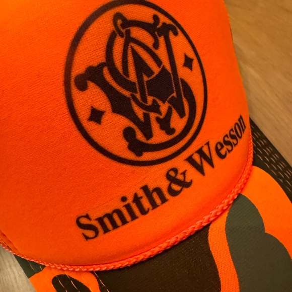 Smith and Wesson duck camo trucker hat Brand new - Picture 2 of 5